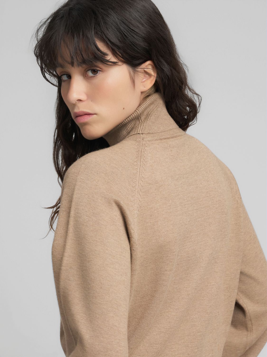 Dámský rolák s volnějšími rukávy