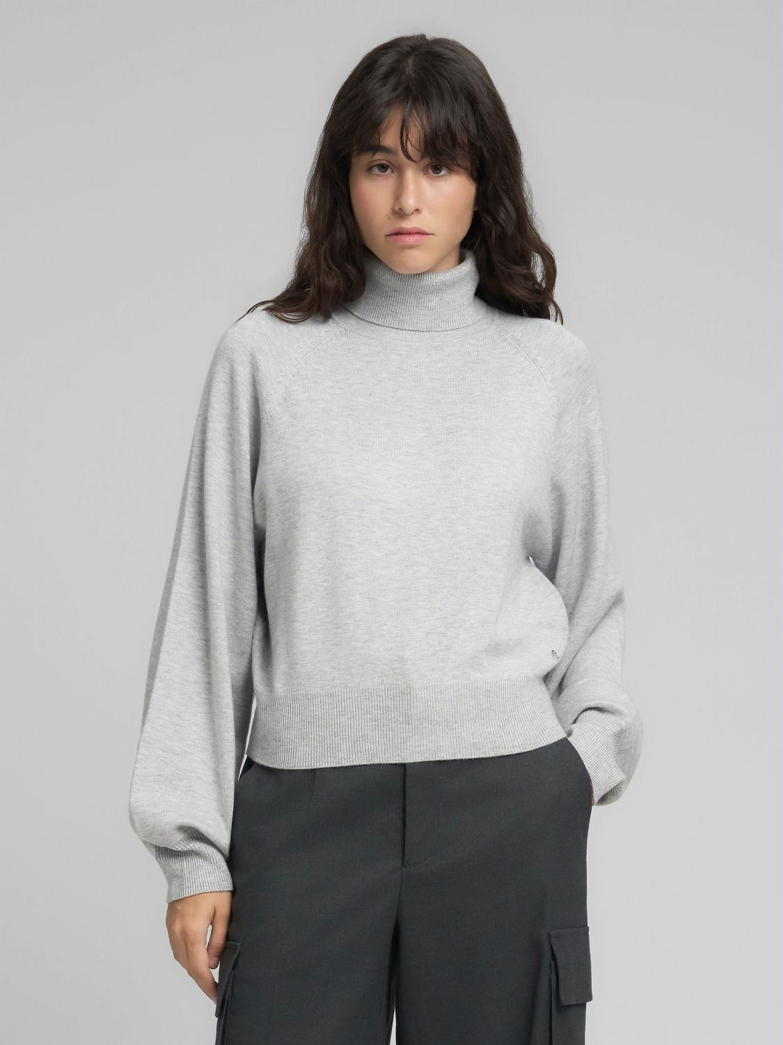 Dámský rolák s volnějšími rukávy