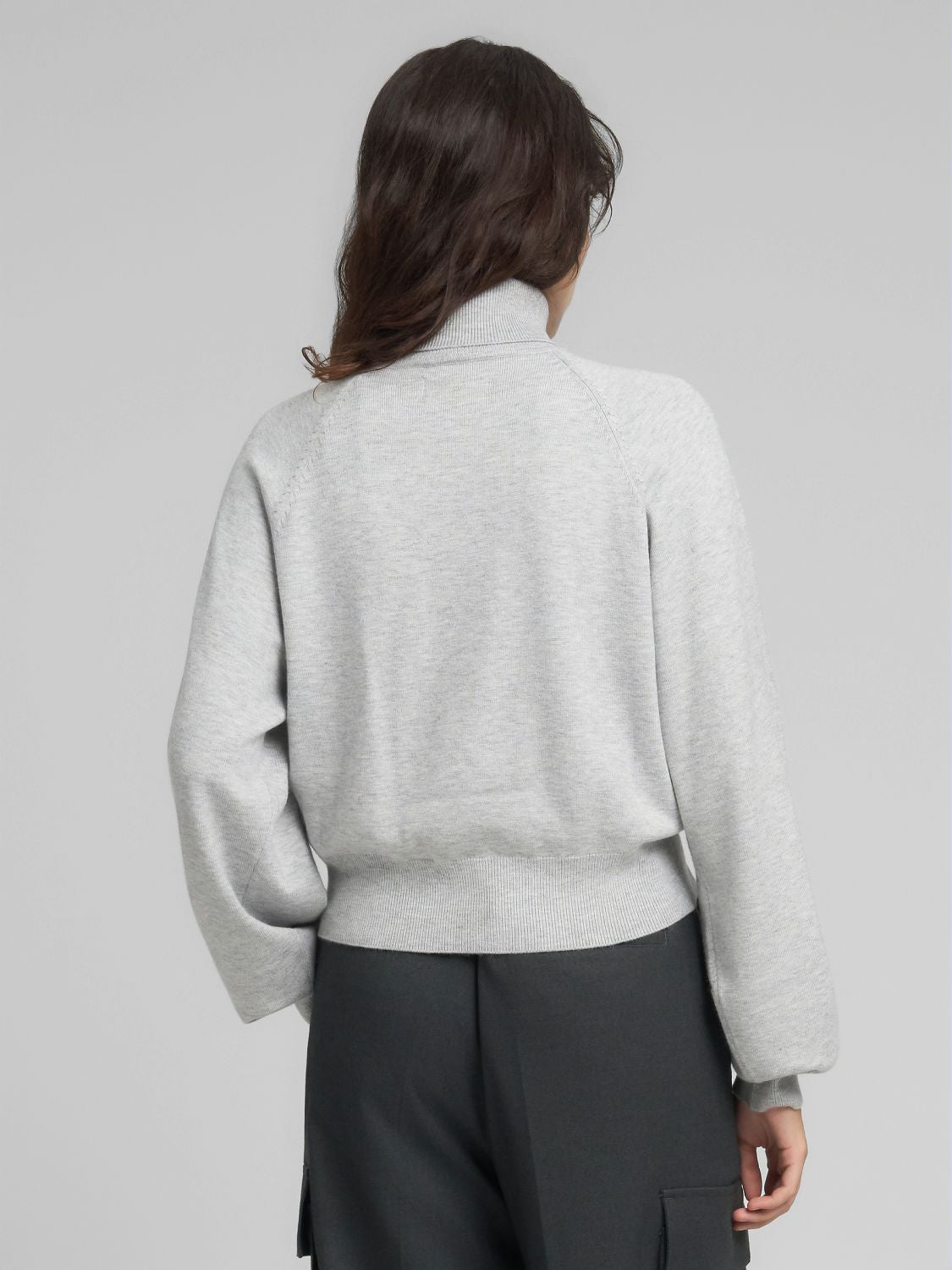 Dámský rolák s volnějšími rukávy