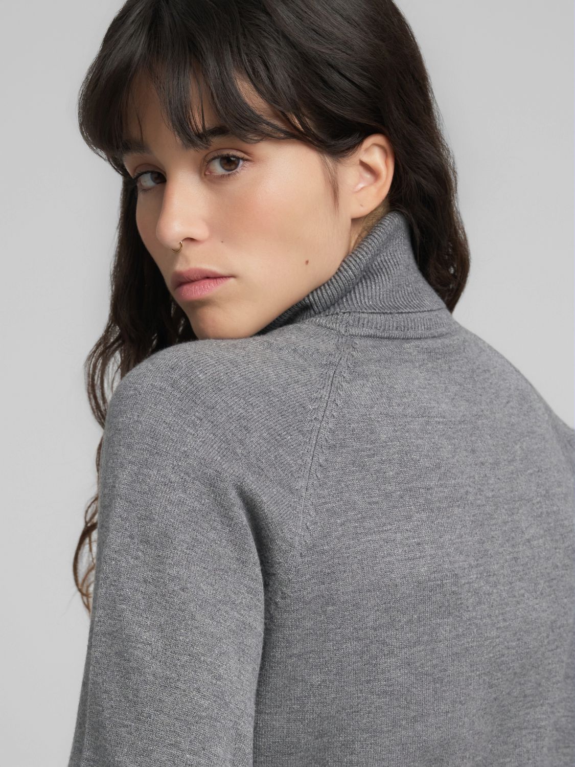 Dámský rolák s volnějšími rukávy