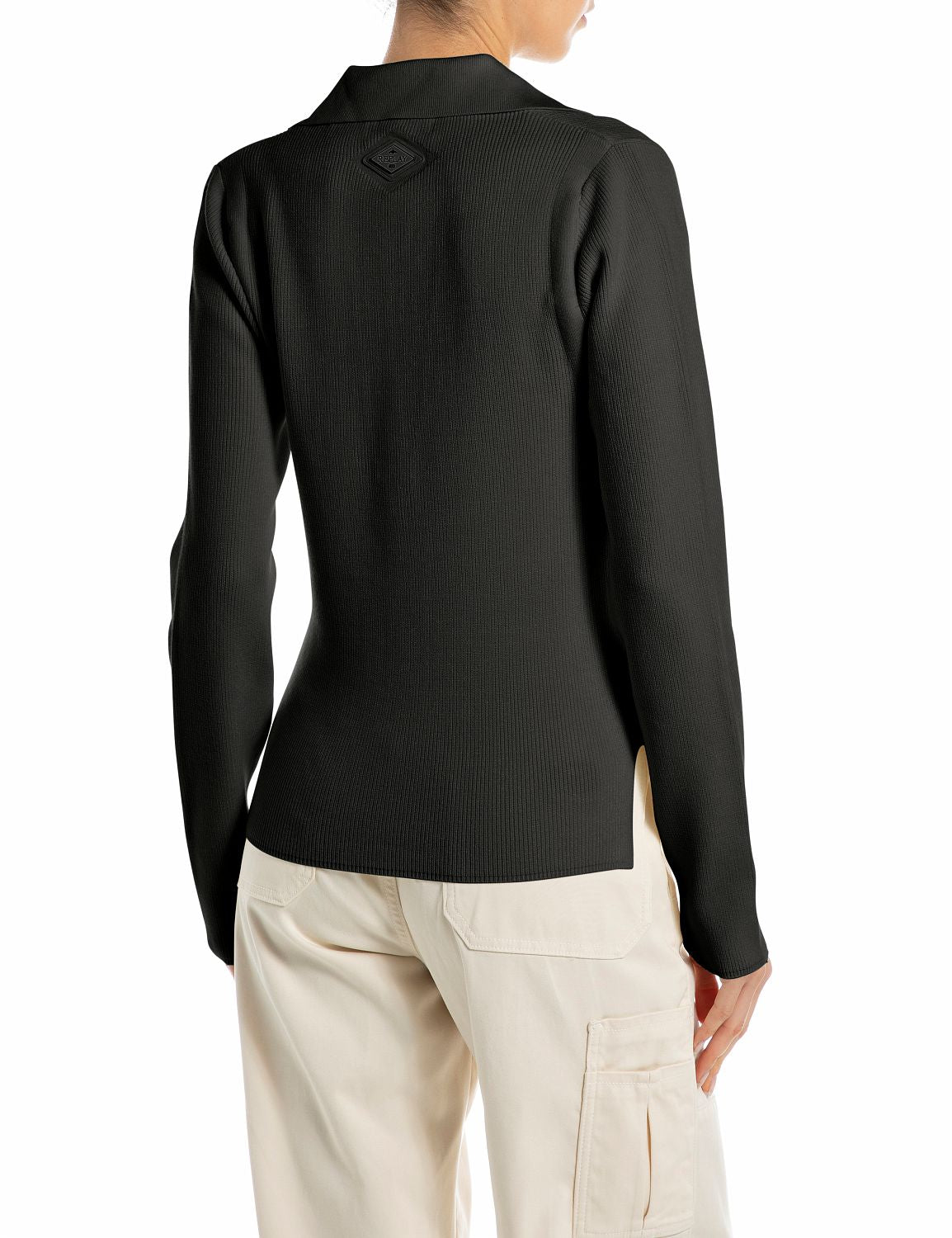 ŽEBROVANÝ SVETR S LÍMEČKEM