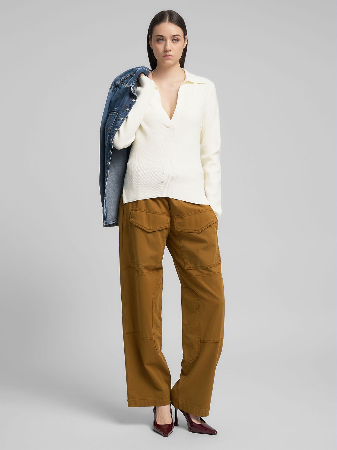 ŽEBROVANÝ SVETR S LÍMEČKEM