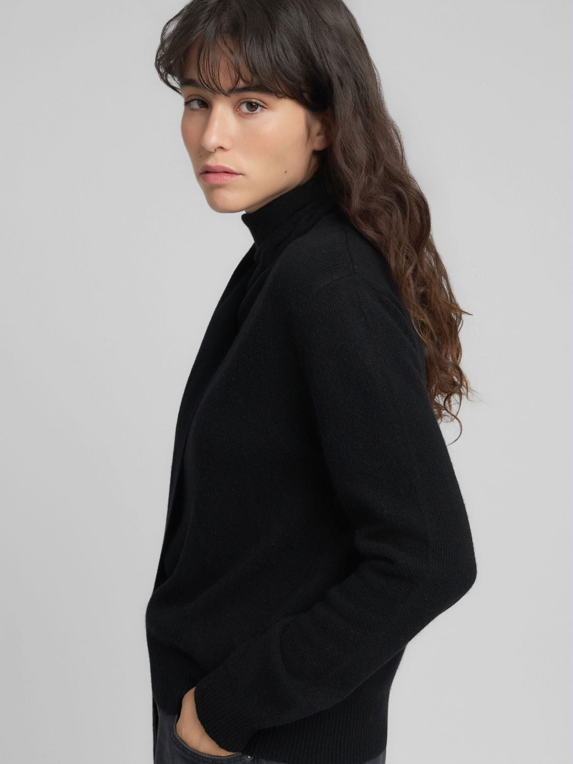 Dámský svetr s šálovým límcem