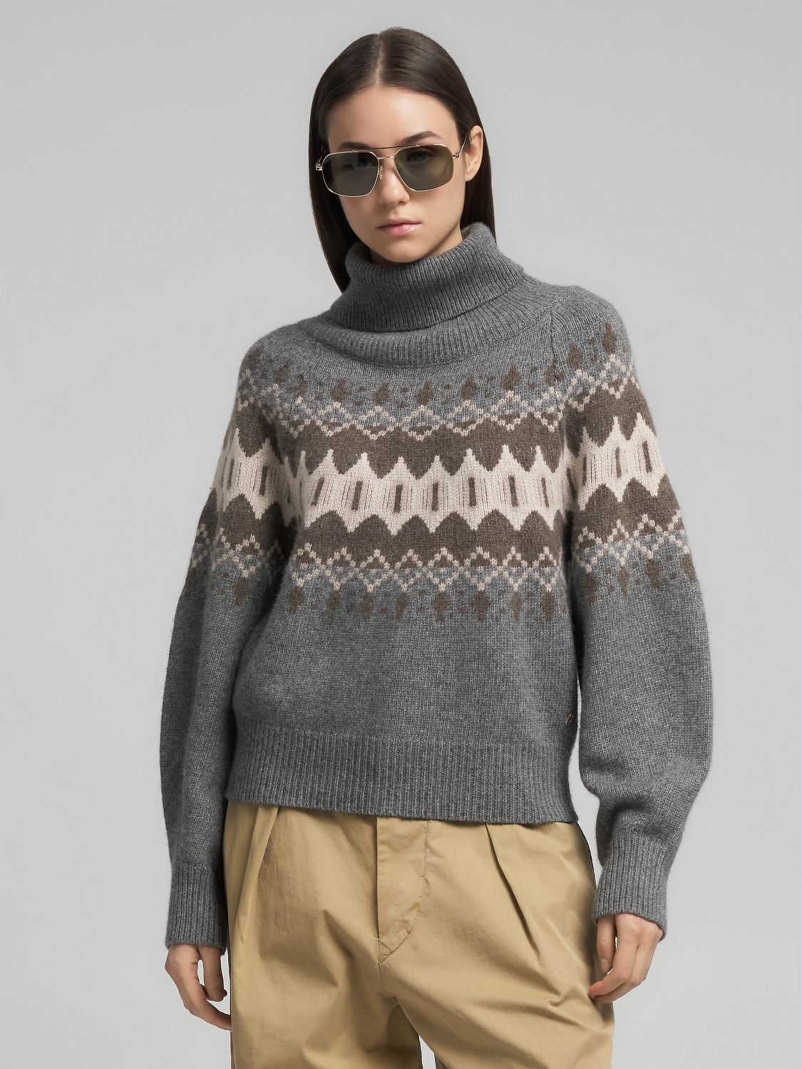 Dámský svetr se vzorem