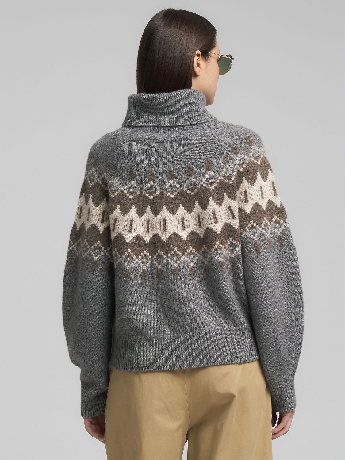 Dámský svetr se vzorem