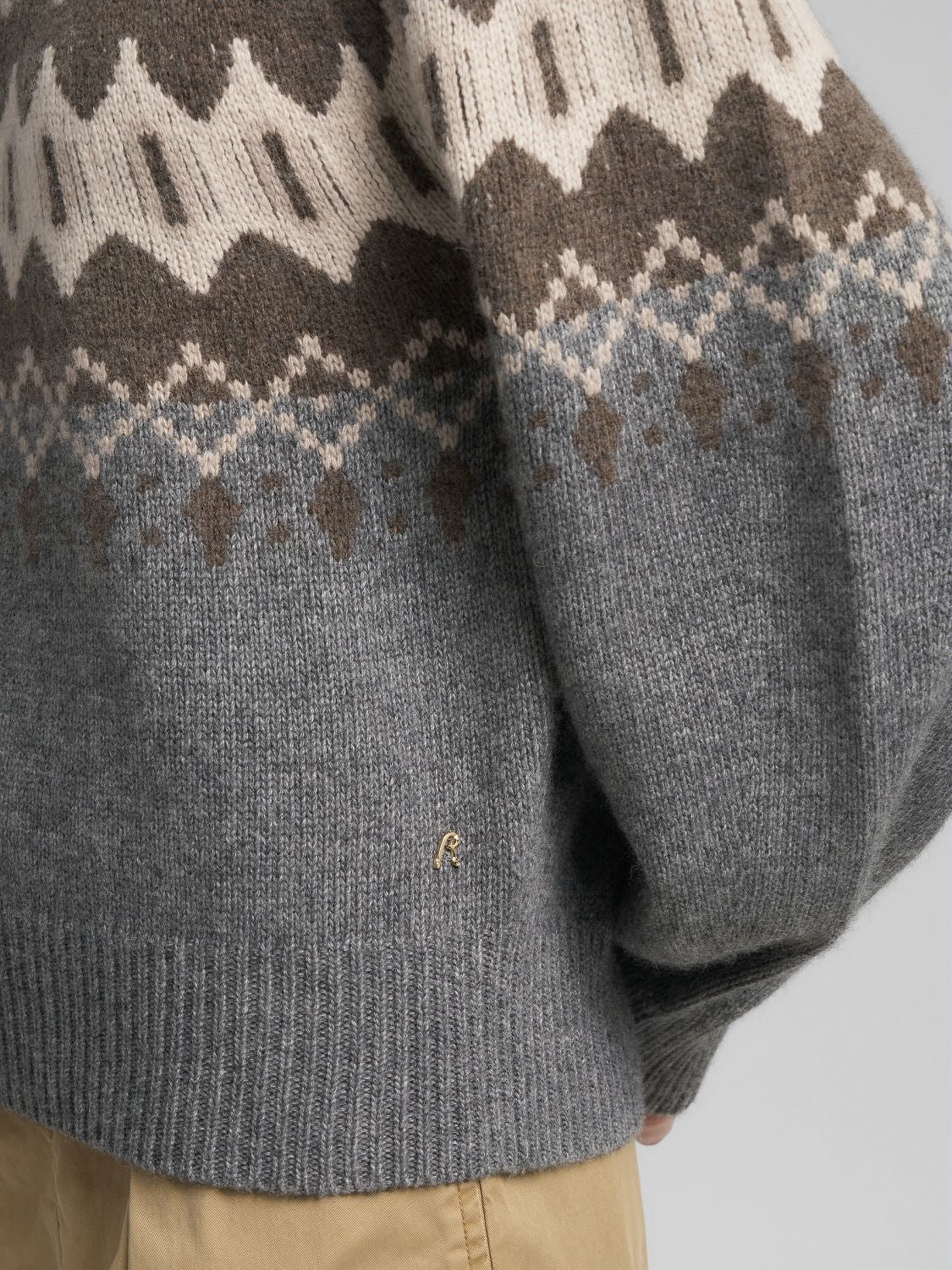 Dámský svetr se vzorem