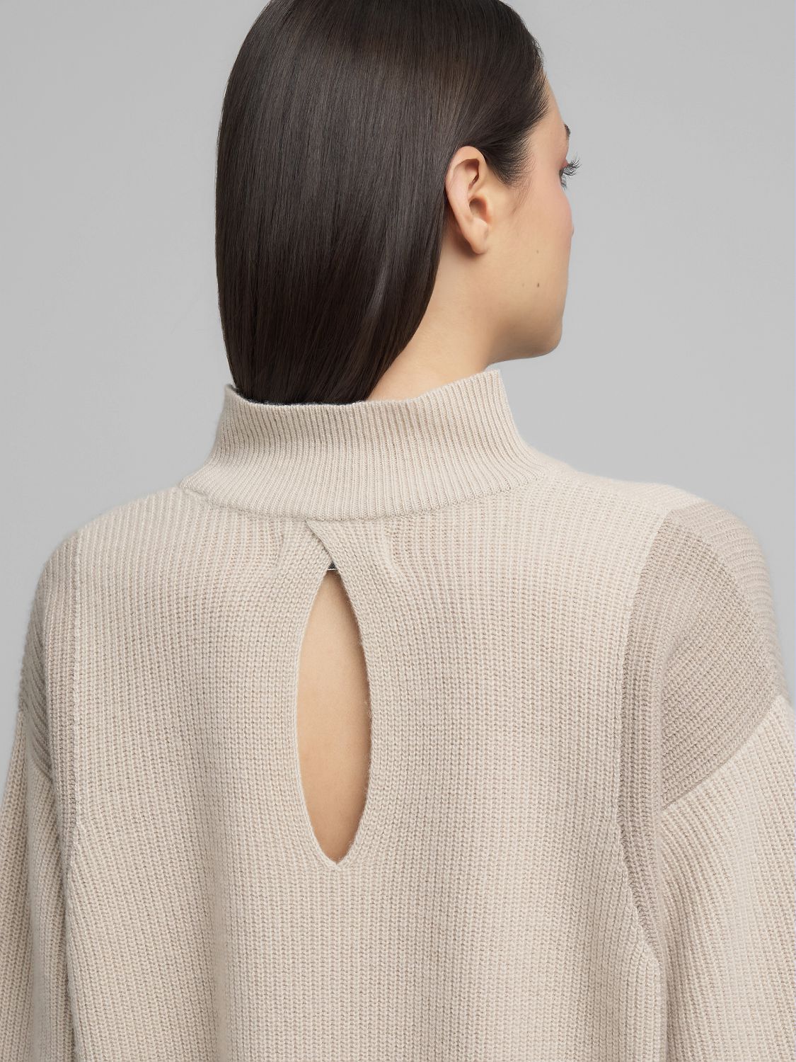 Dámský oversized svetr s rolákem