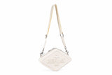 Crossbody kabelka ve tvaru diamantu