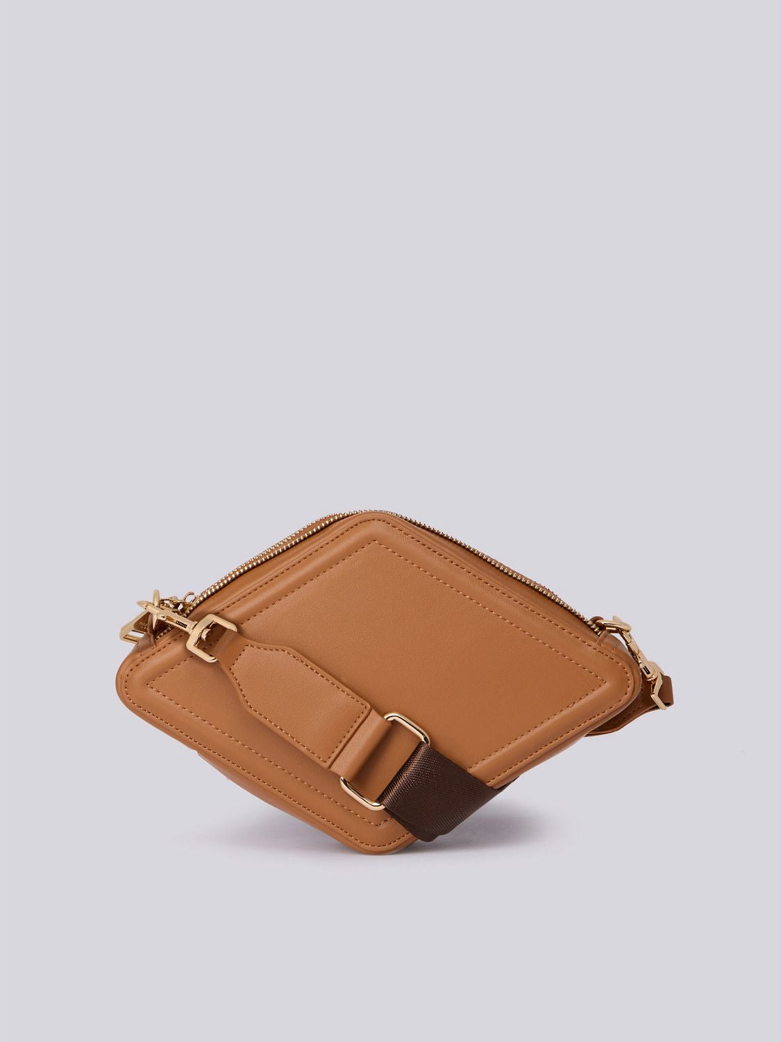 Crossbody kabelka ve tvaru diamantu