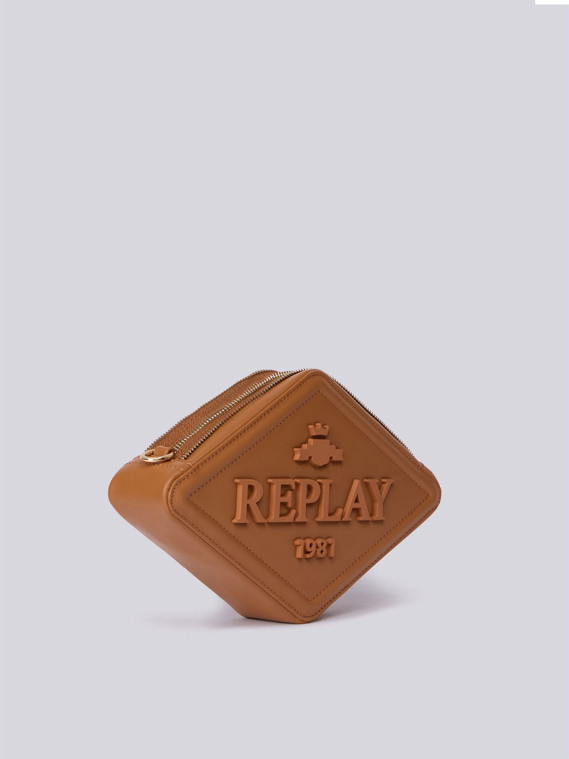 Crossbody kabelka ve tvaru diamantu