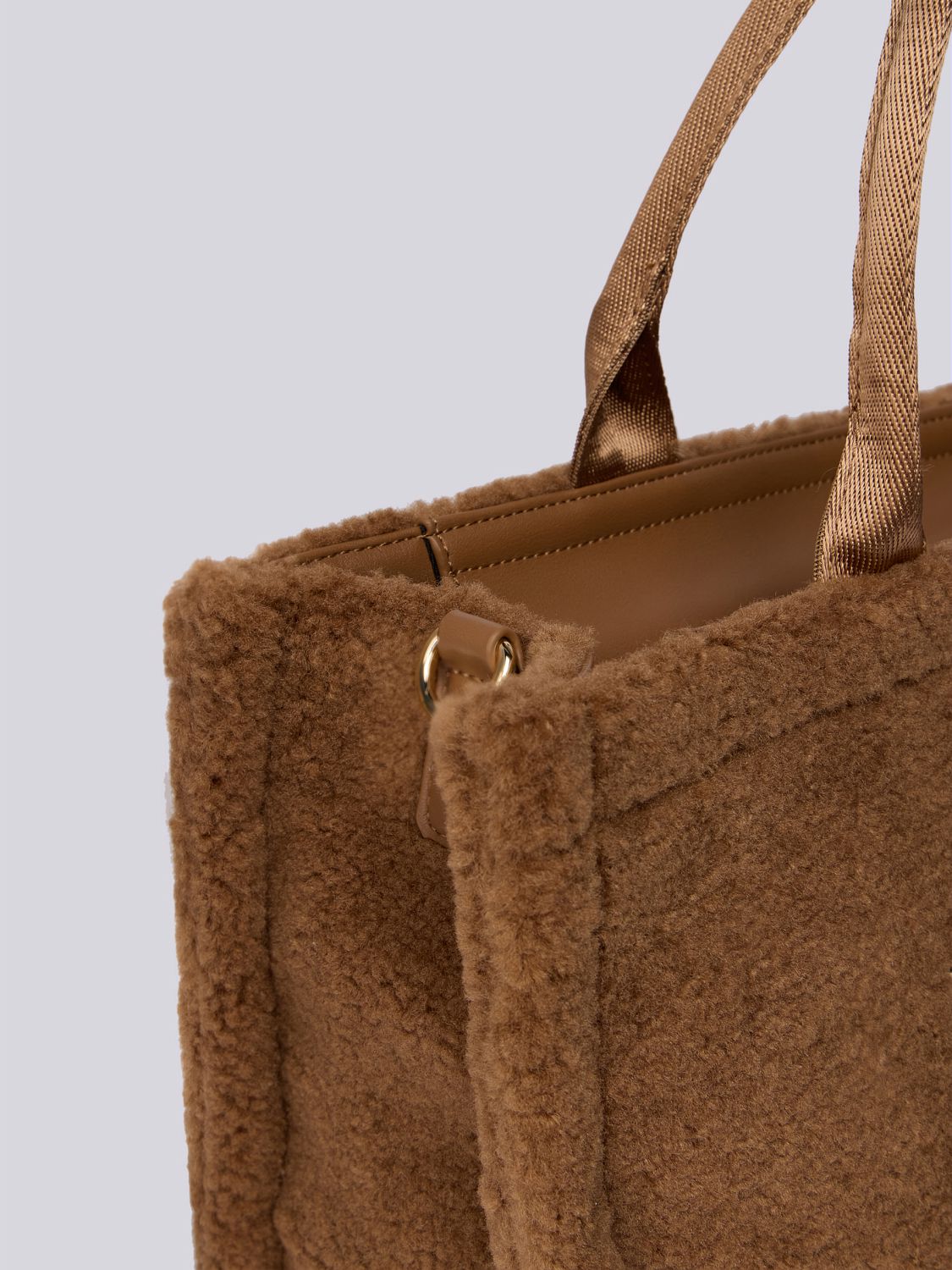 Dámská teddy kabelka se zlatým logem