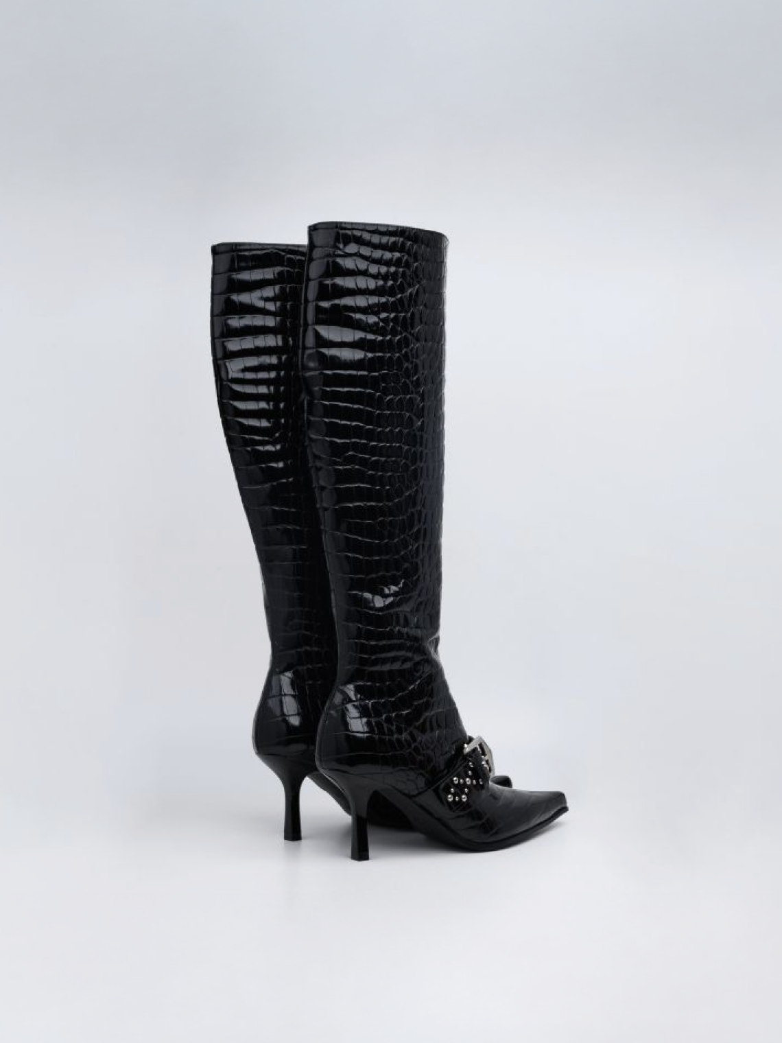 Vysoké kozačky na podpatku