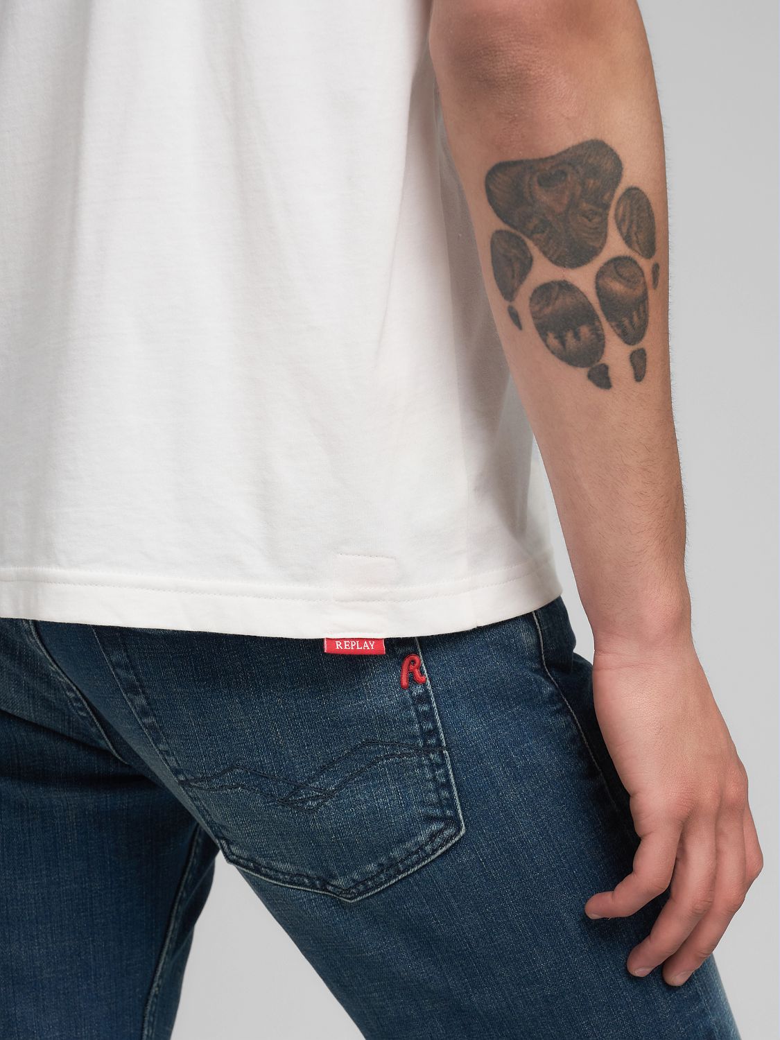 JERSEY TRIČKO S VÝŠIVKOU R