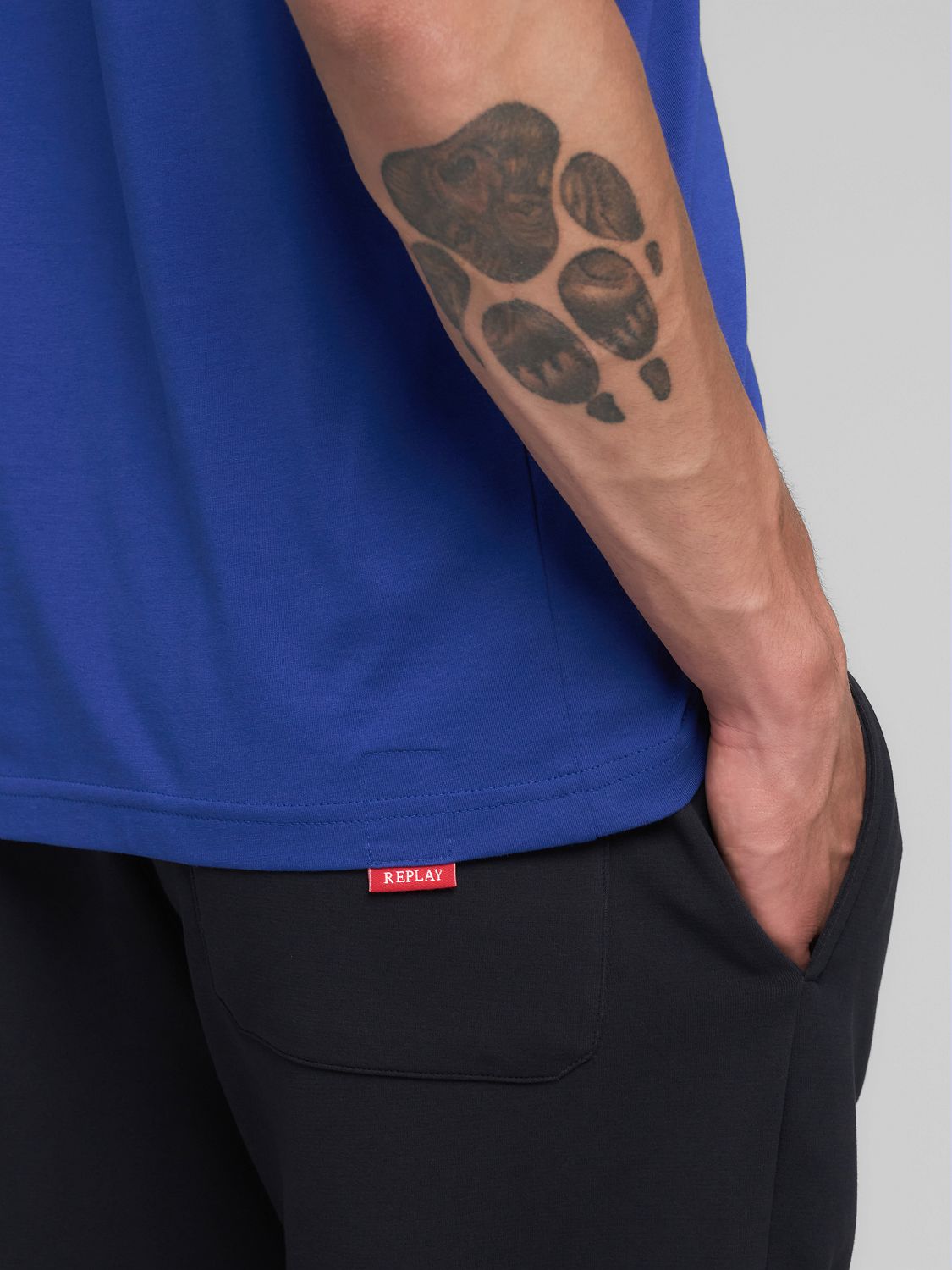 JERSEY TRIČKO S VÝŠIVKOU R