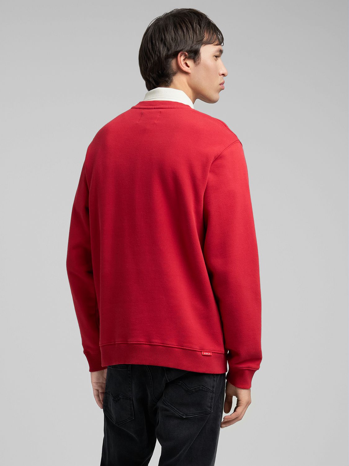 Pánská mikina s kulatým výstřihem a výšivkou