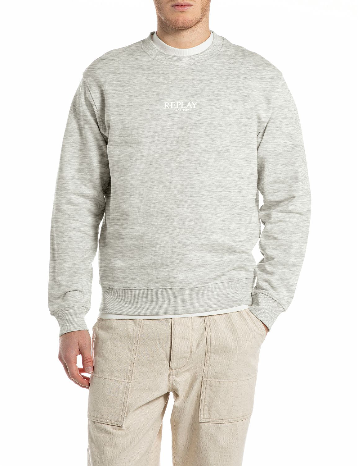 Jednoduchá pánská mikina s nápisem "Replay" na hrudi