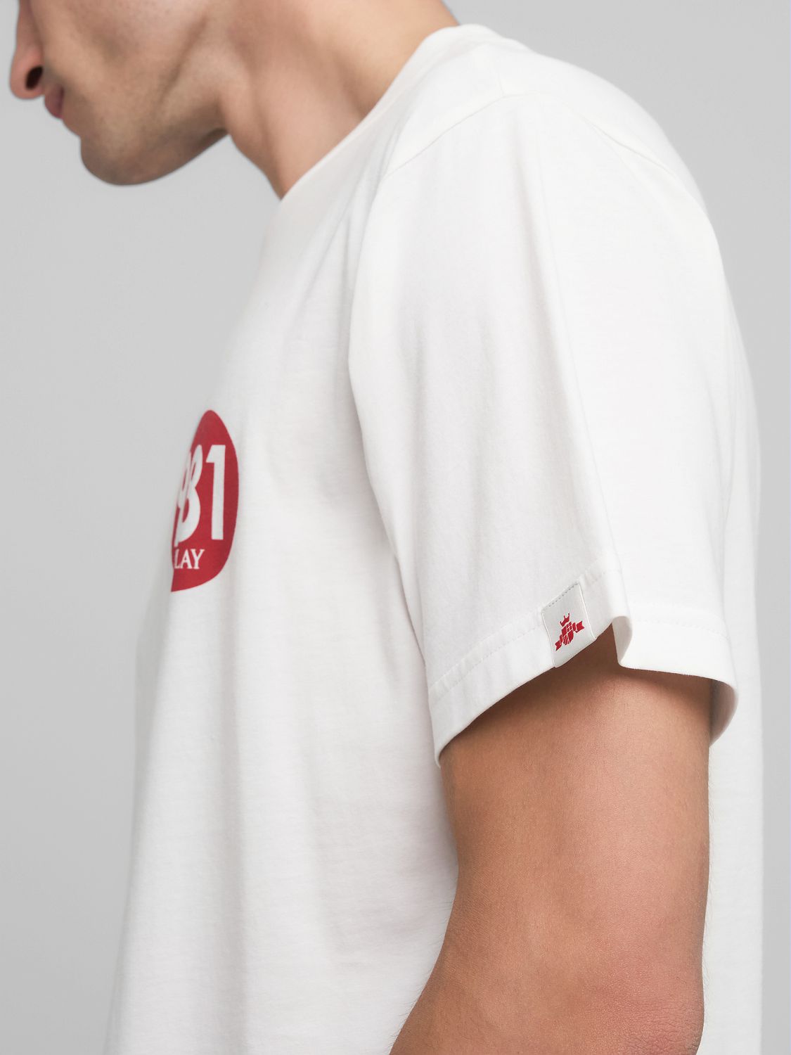 BAVLNĚNÉ TRIČKO S NÁPISEM