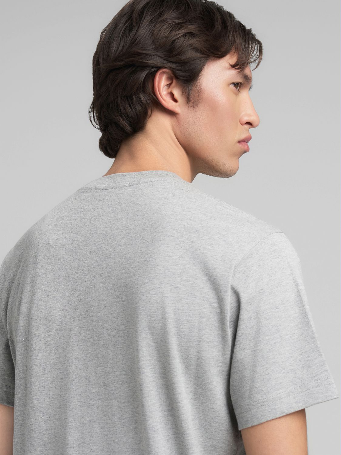 TRIČKO S KULATÝM VÝSTŘIHEM A HERITAGE POTISKEM