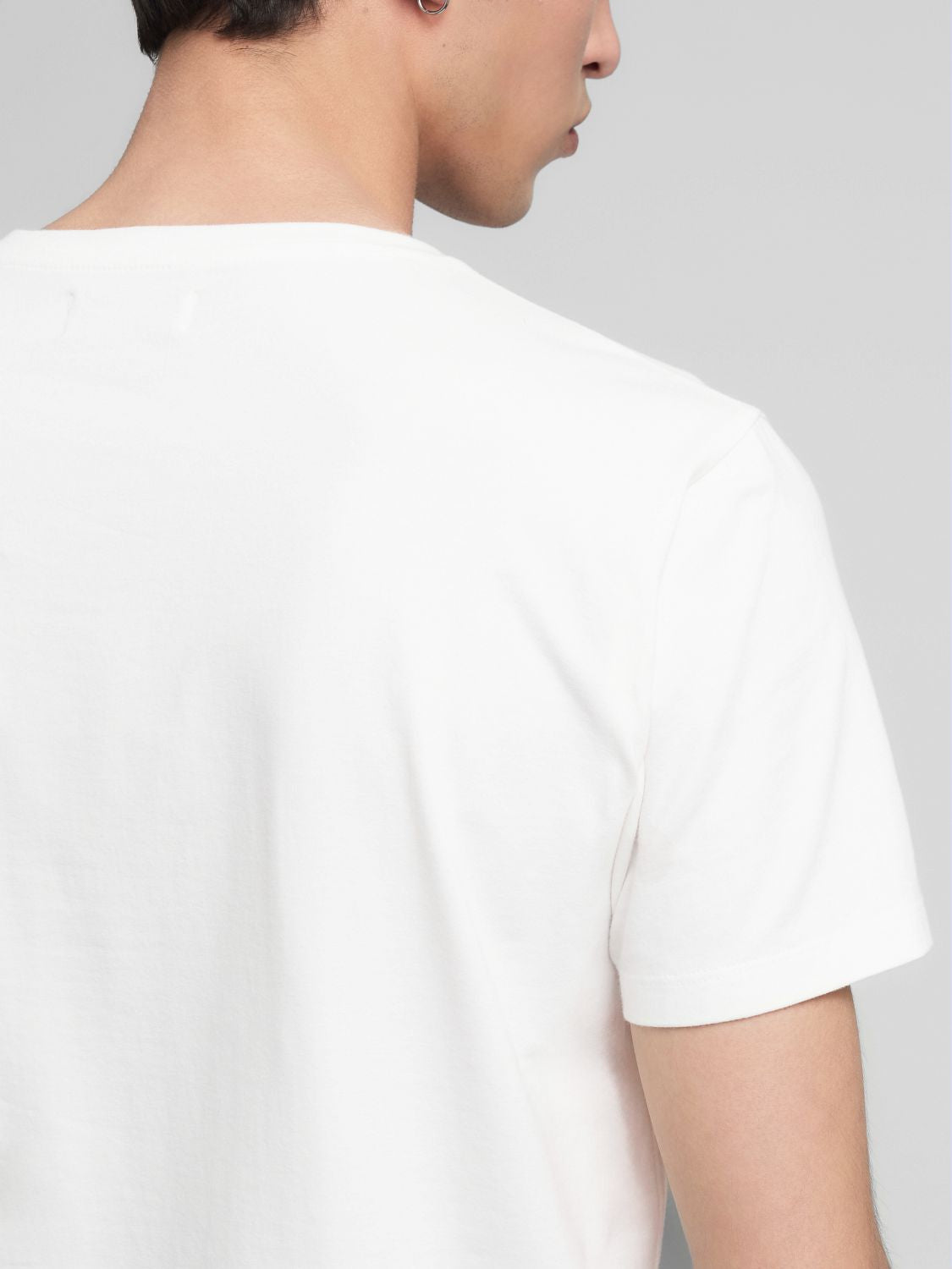 Přiléhavé tričko s jednoduchým nápisem"Replay"