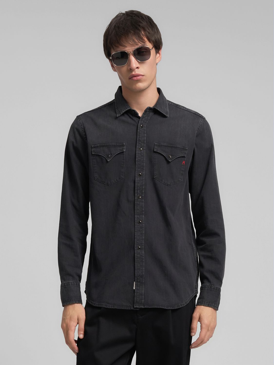 Černá džínová košile