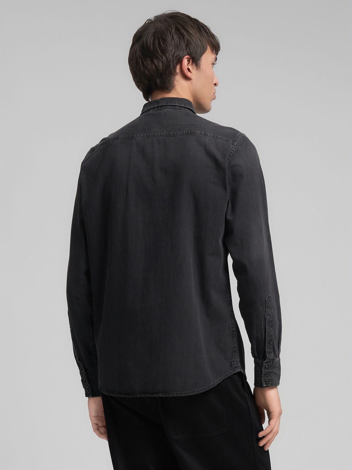 Černá džínová košile