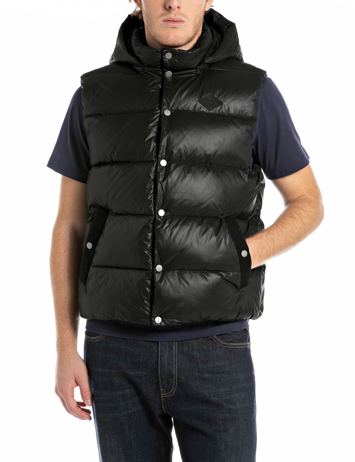 Lesklá prošívaná vesta s kapucí