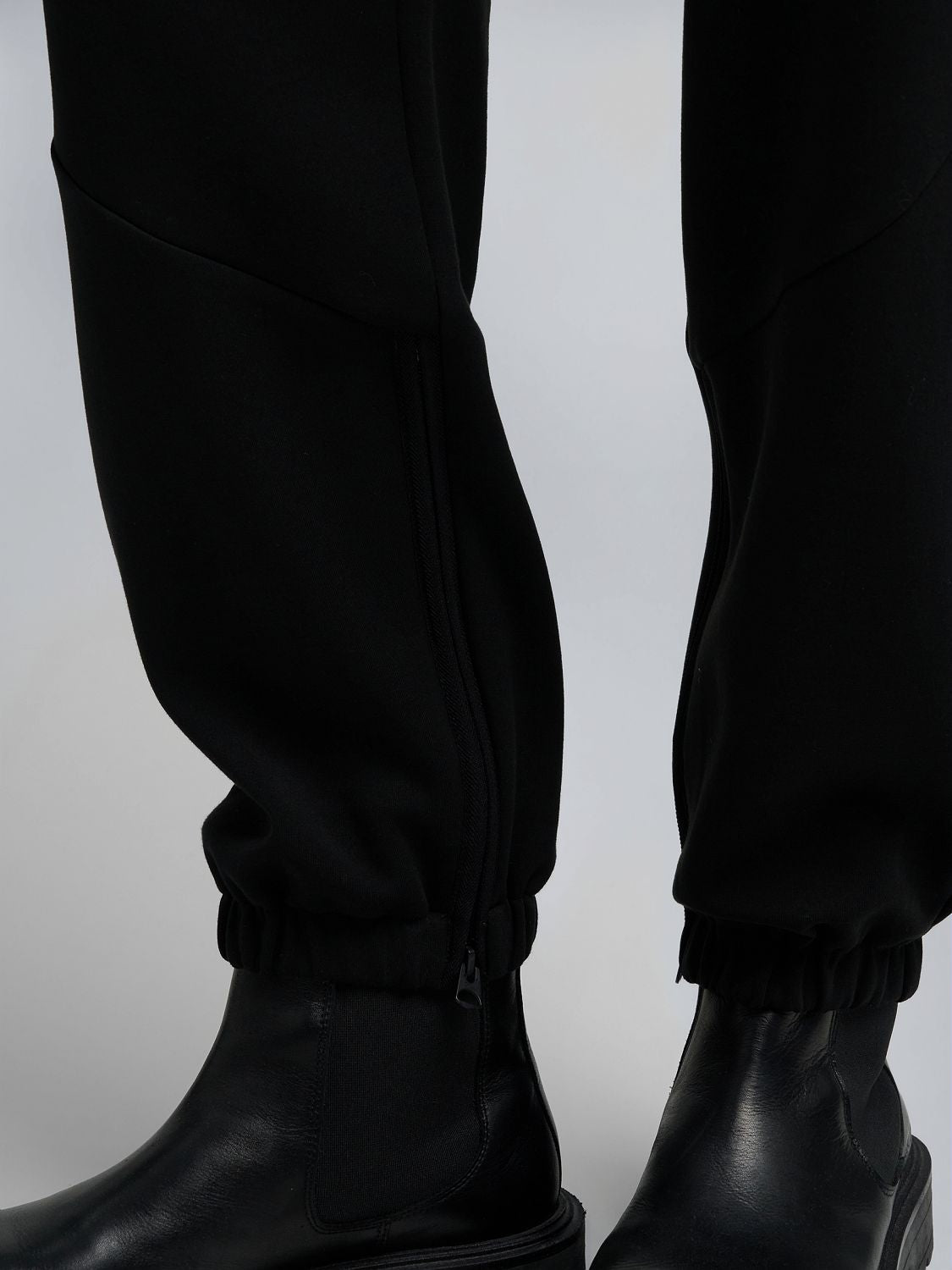 Jednoduché pánské tepláky