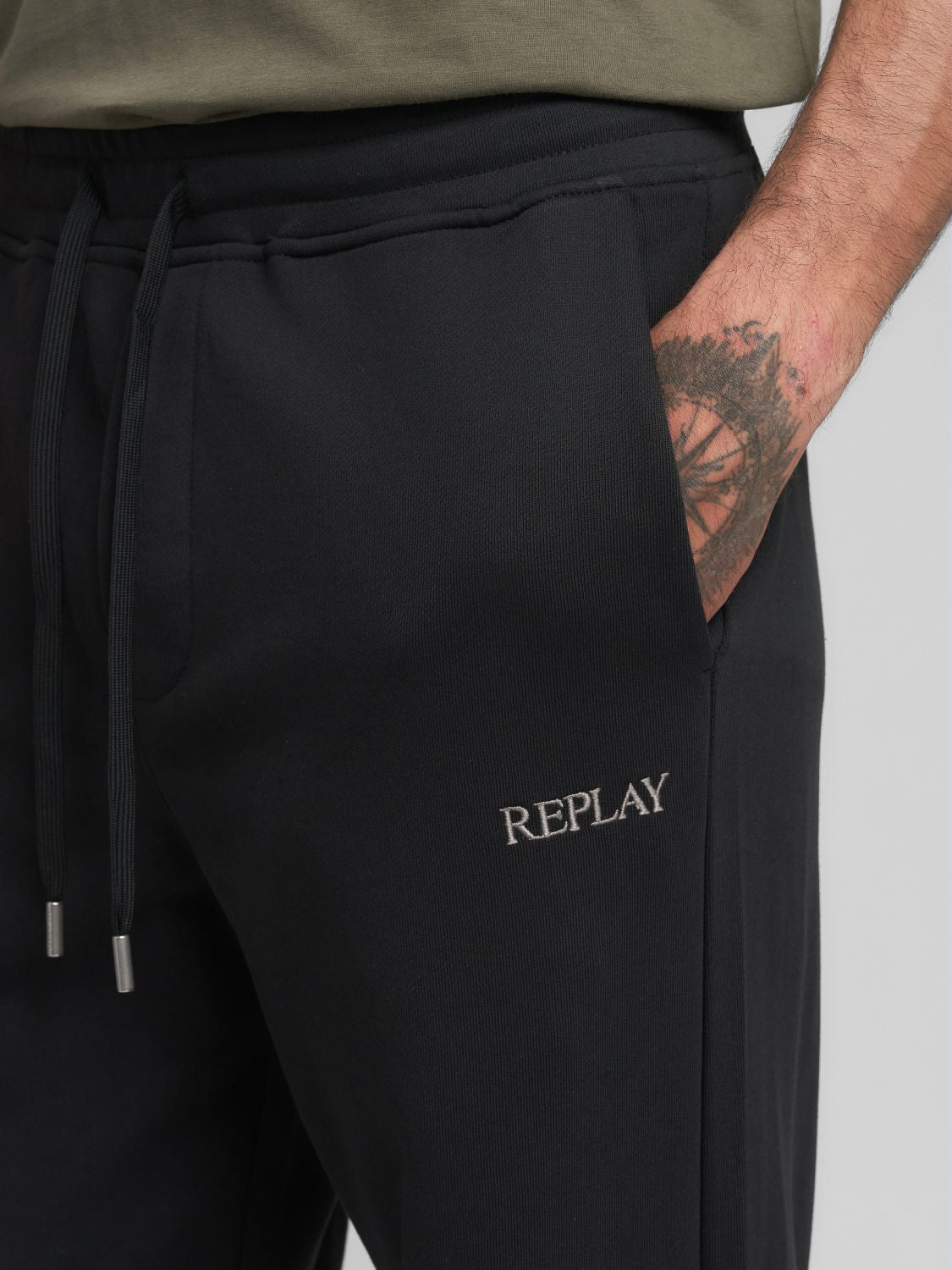 Tepláky s rovným střihem