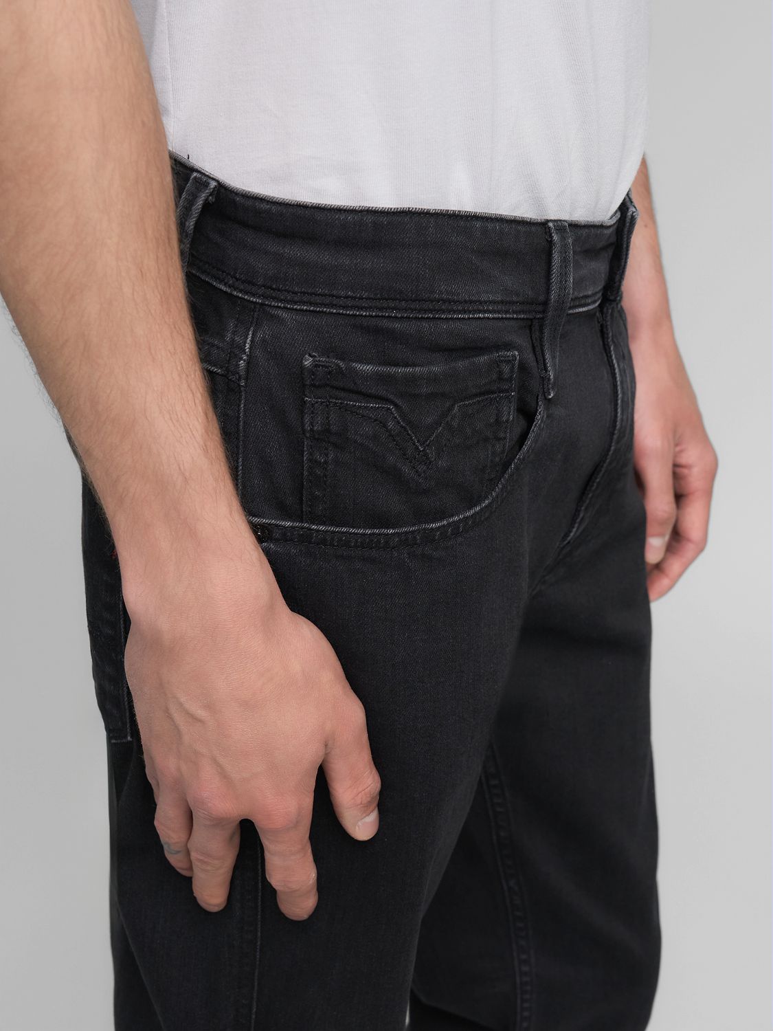 ANBASS – Džíny úzkého střihu