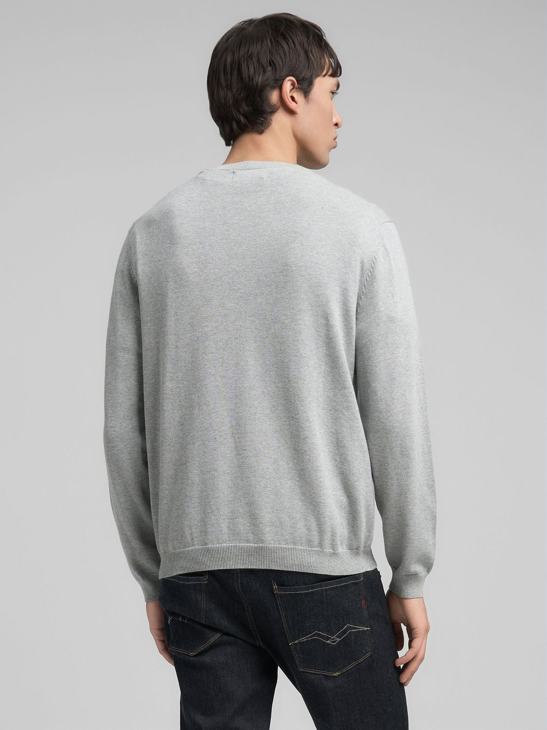 Pánský bavlněný svetr s výšivkou R