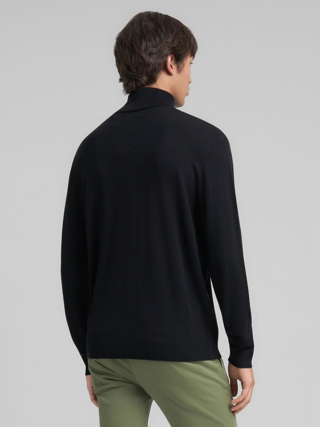 Pánský svetr s rolákem z vlněné směsi