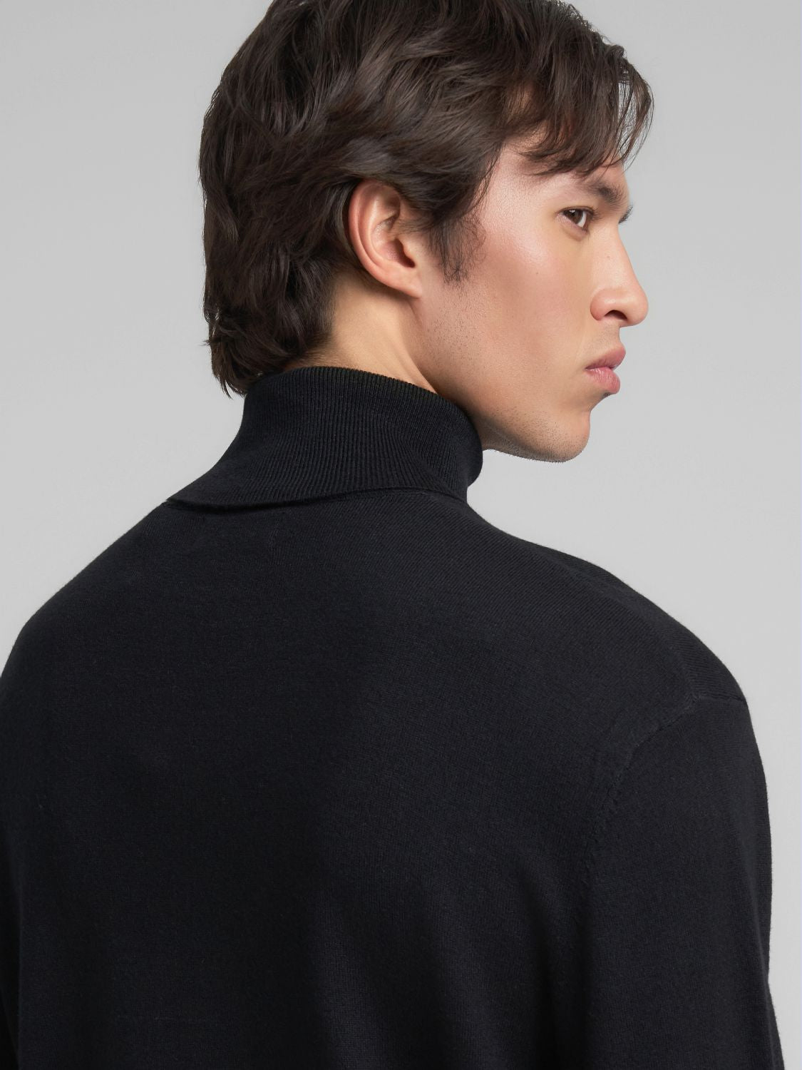 Pánský svetr s rolákem z vlněné směsi