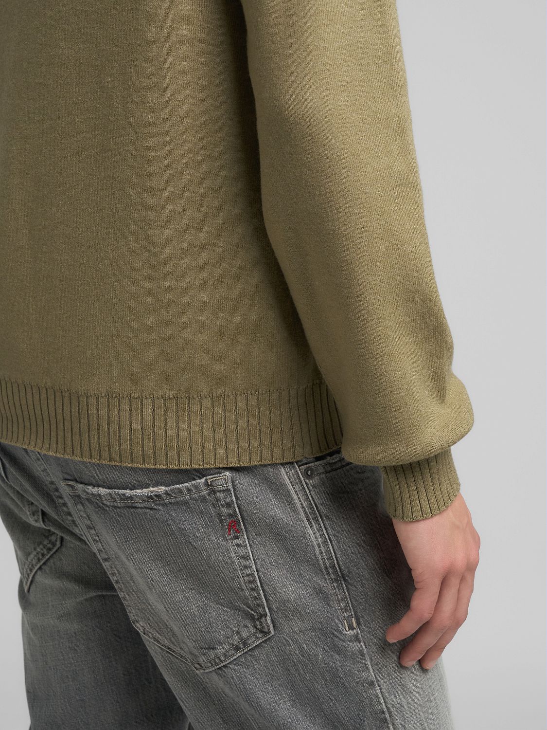 Pánský svetr s kapucí