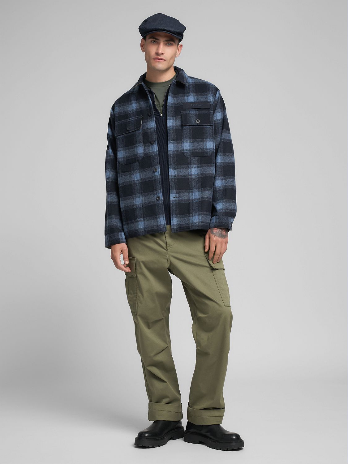 Pánský svetr s krátkým zipem