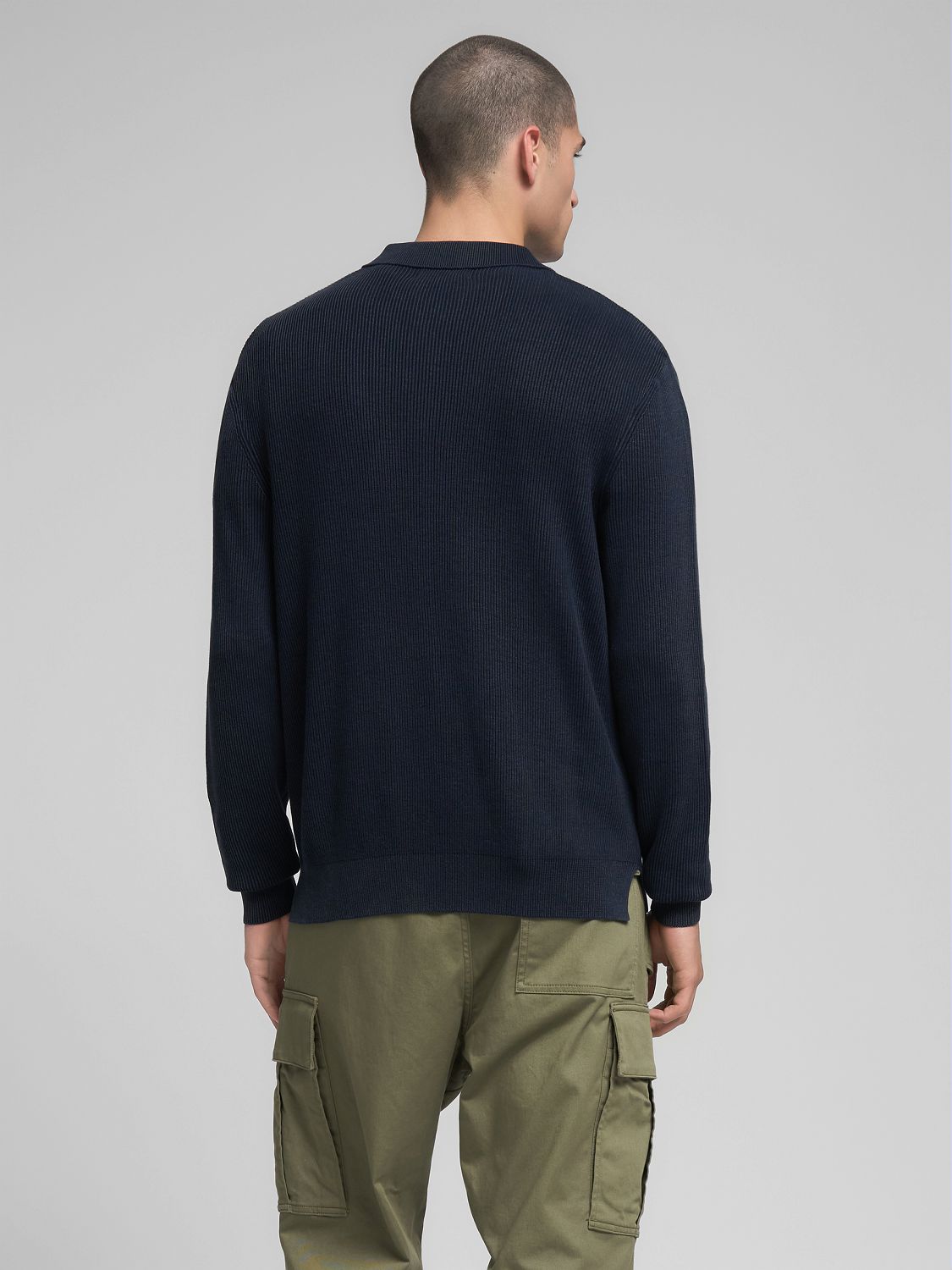 Pánský svetr s krátkým zipem