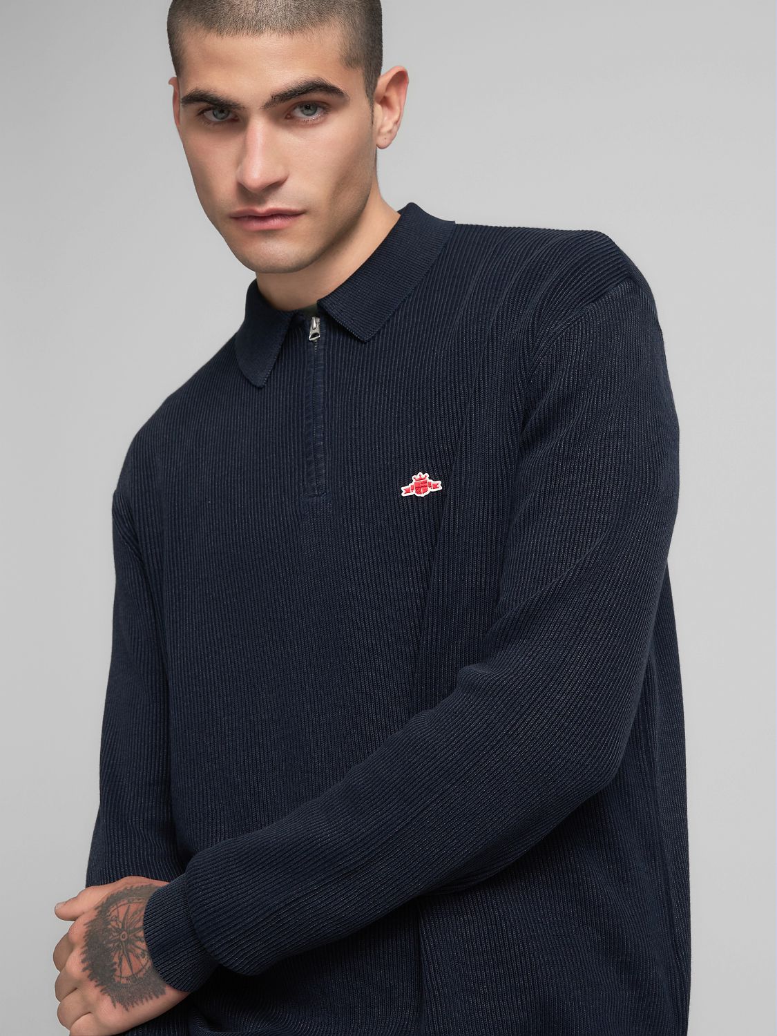 Pánský svetr s krátkým zipem