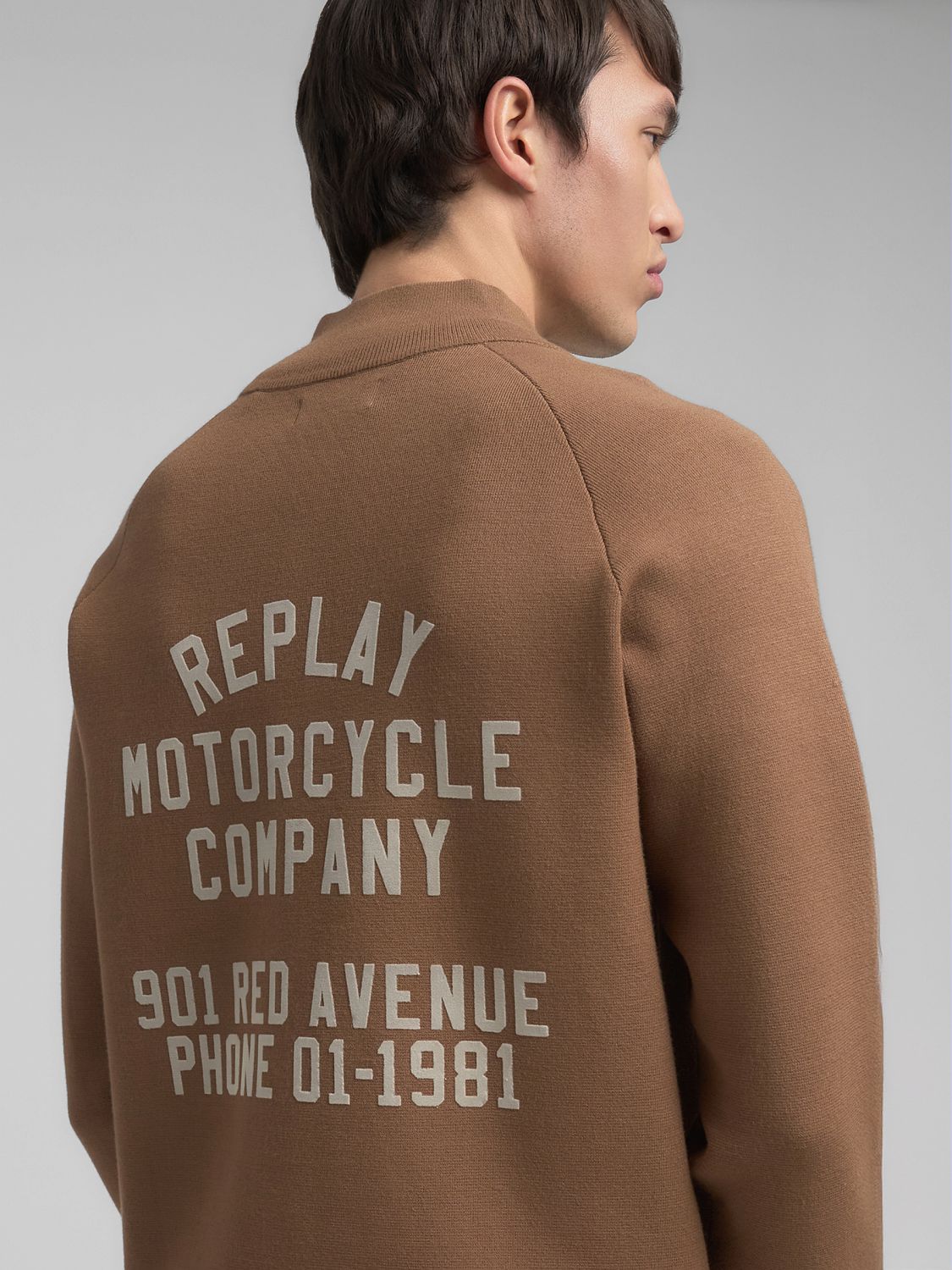 Stylová pánská mikina na zip s límcem