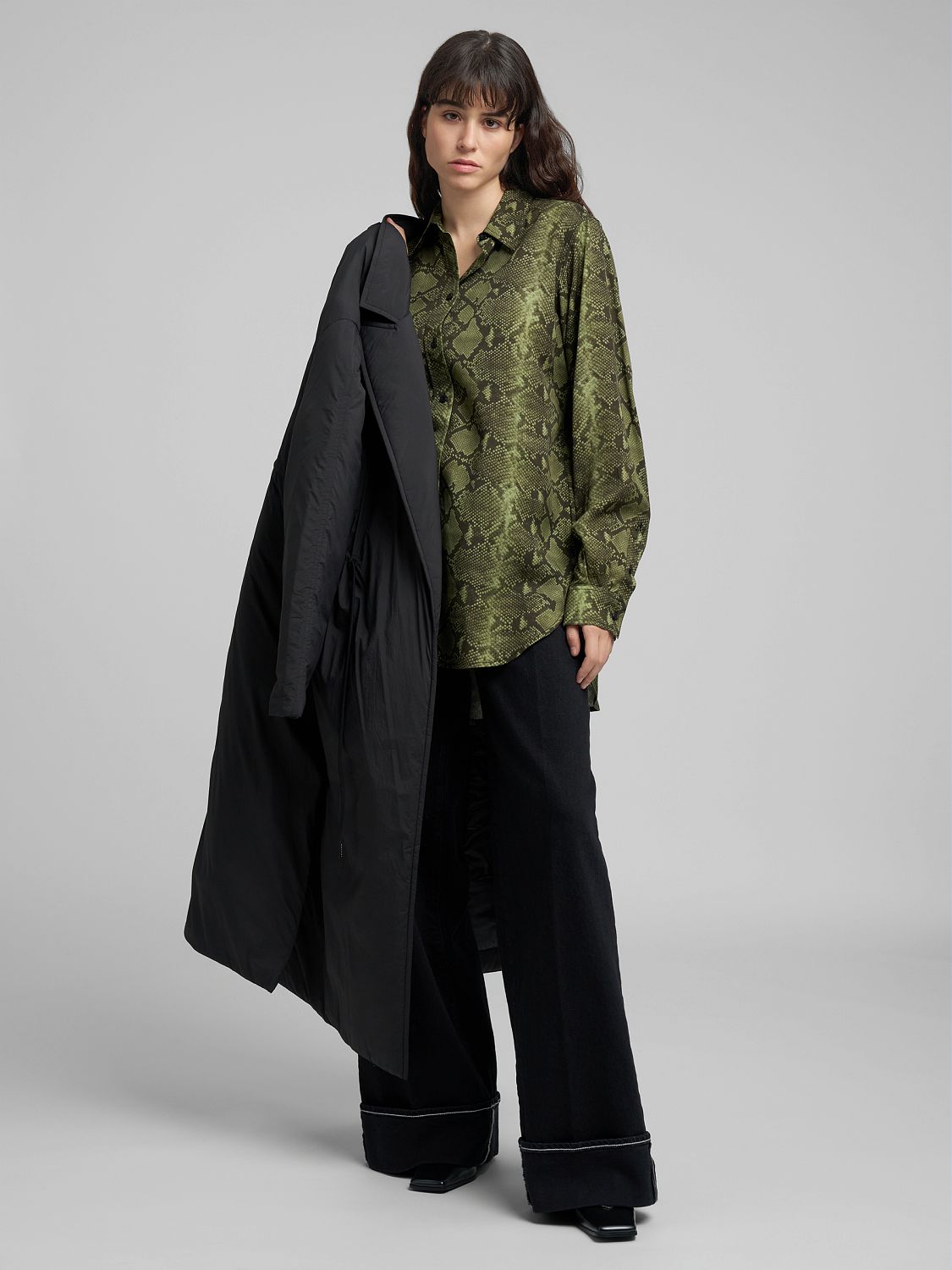 Dámská košile s hadím vzorem