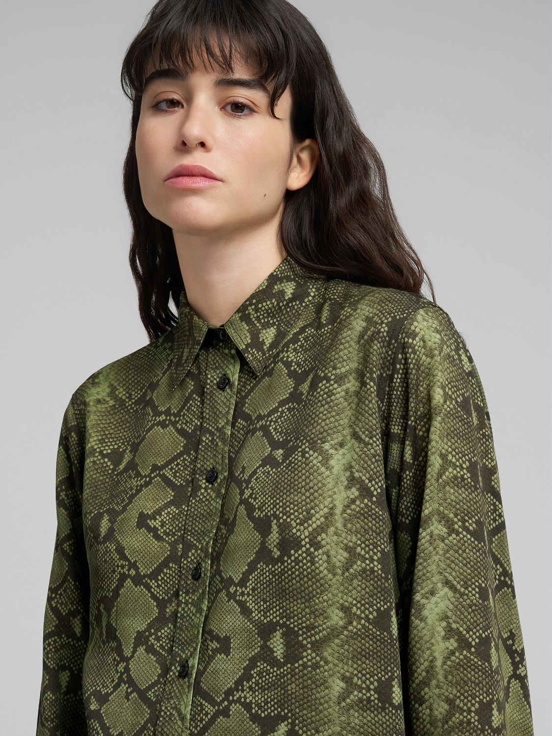Dámská košile s hadím vzorem