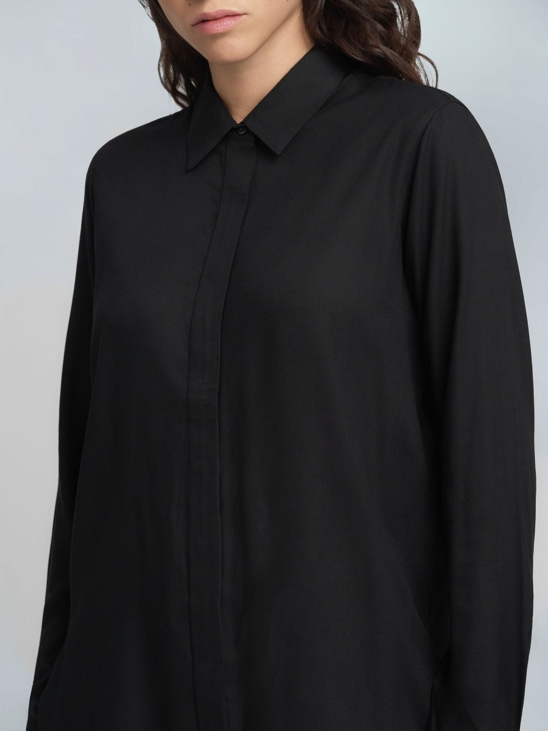 Dámská volná košile s dlouhým rukávem