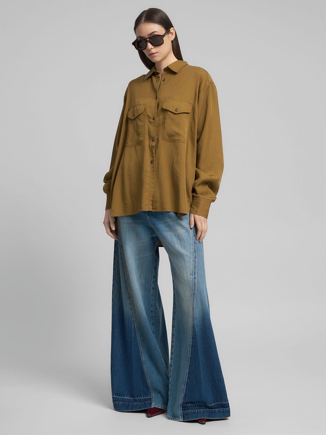 Dámská oversized košile s kapsami