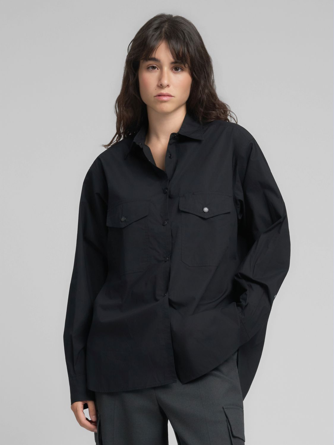 Dámská oversized košile s kapsami