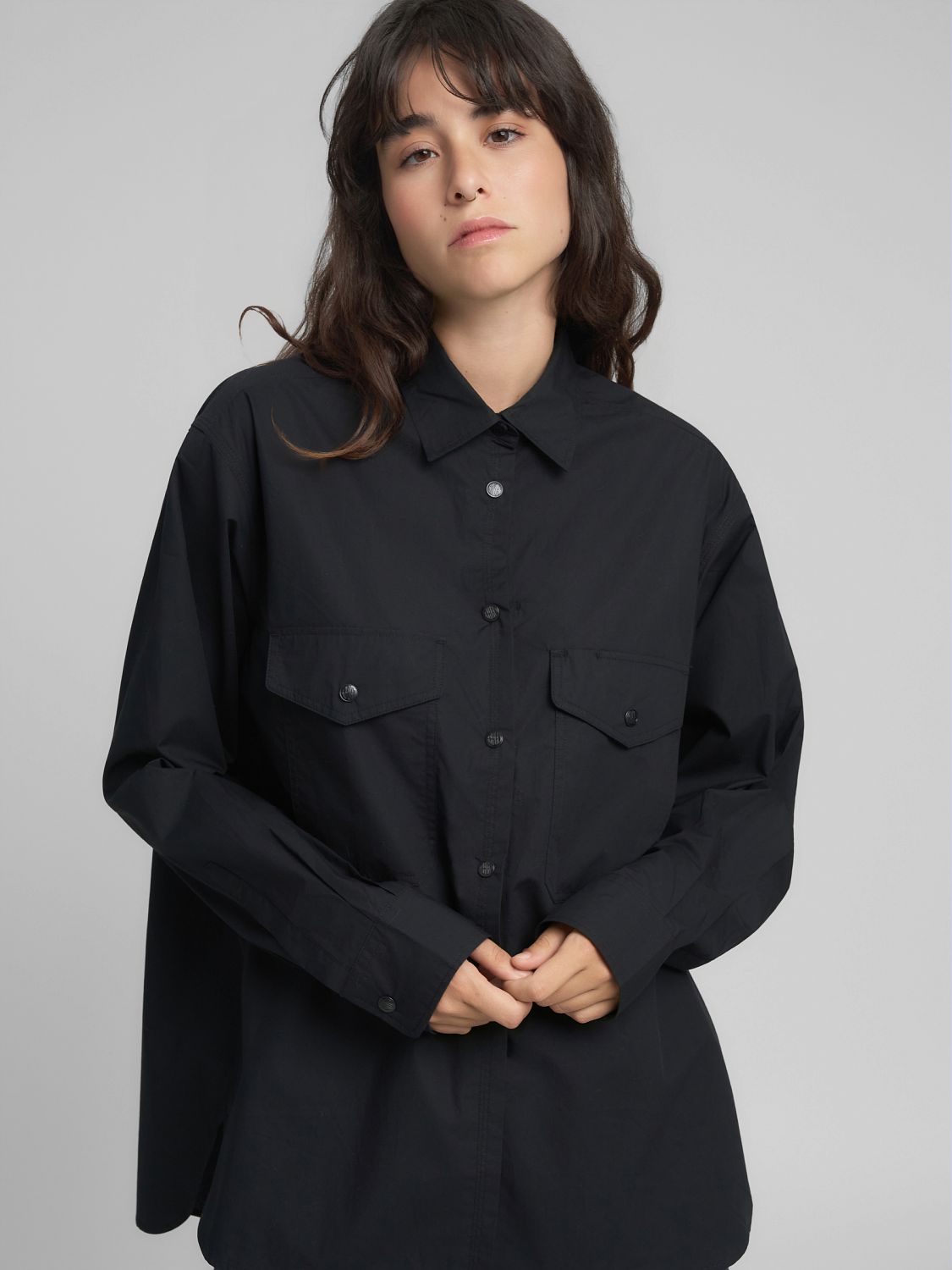 Dámská oversized košile s kapsami