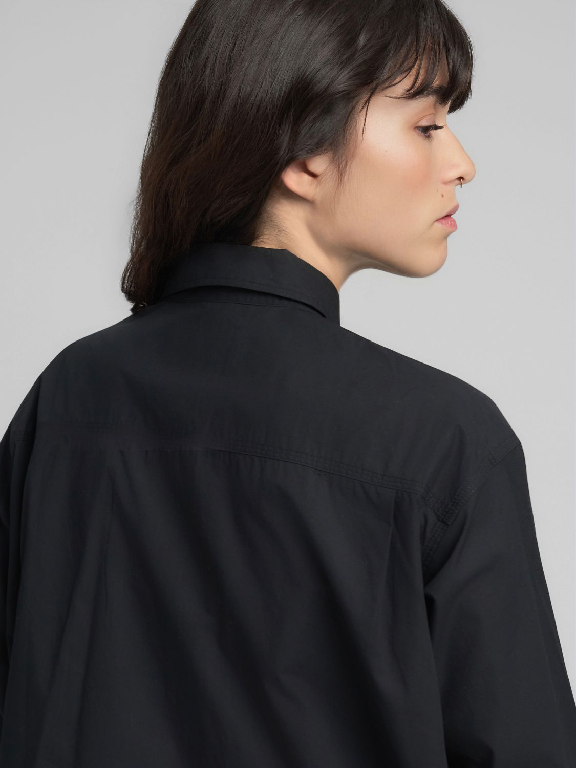 Dámská oversized košile s kapsami