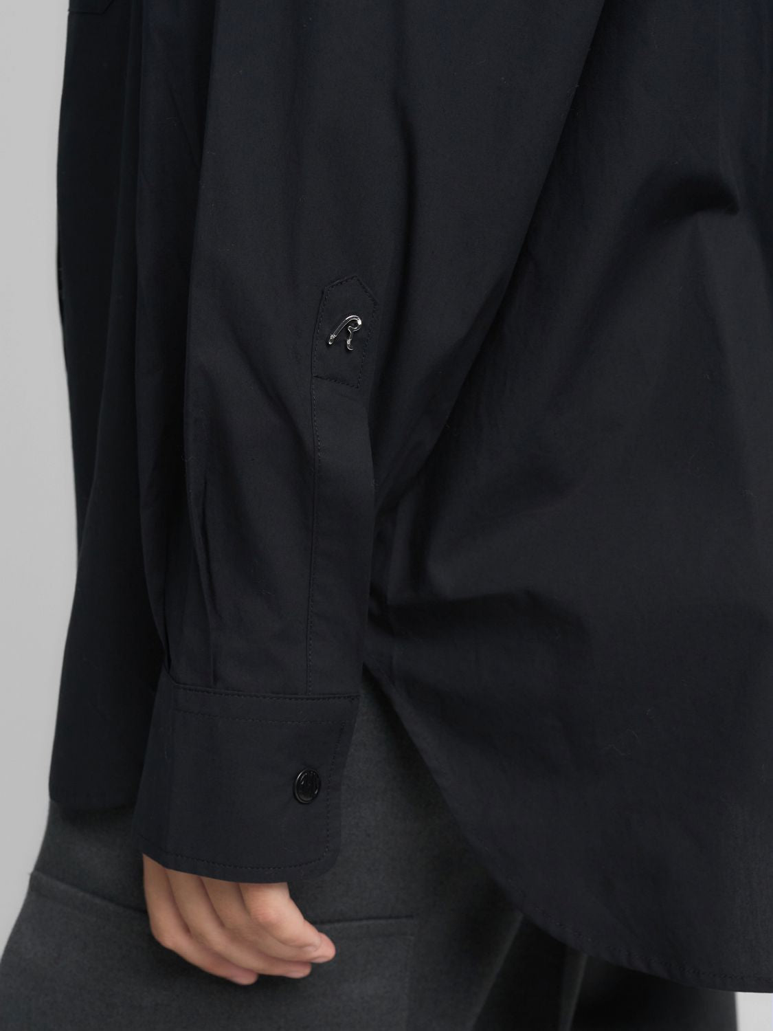 Dámská oversized košile s kapsami