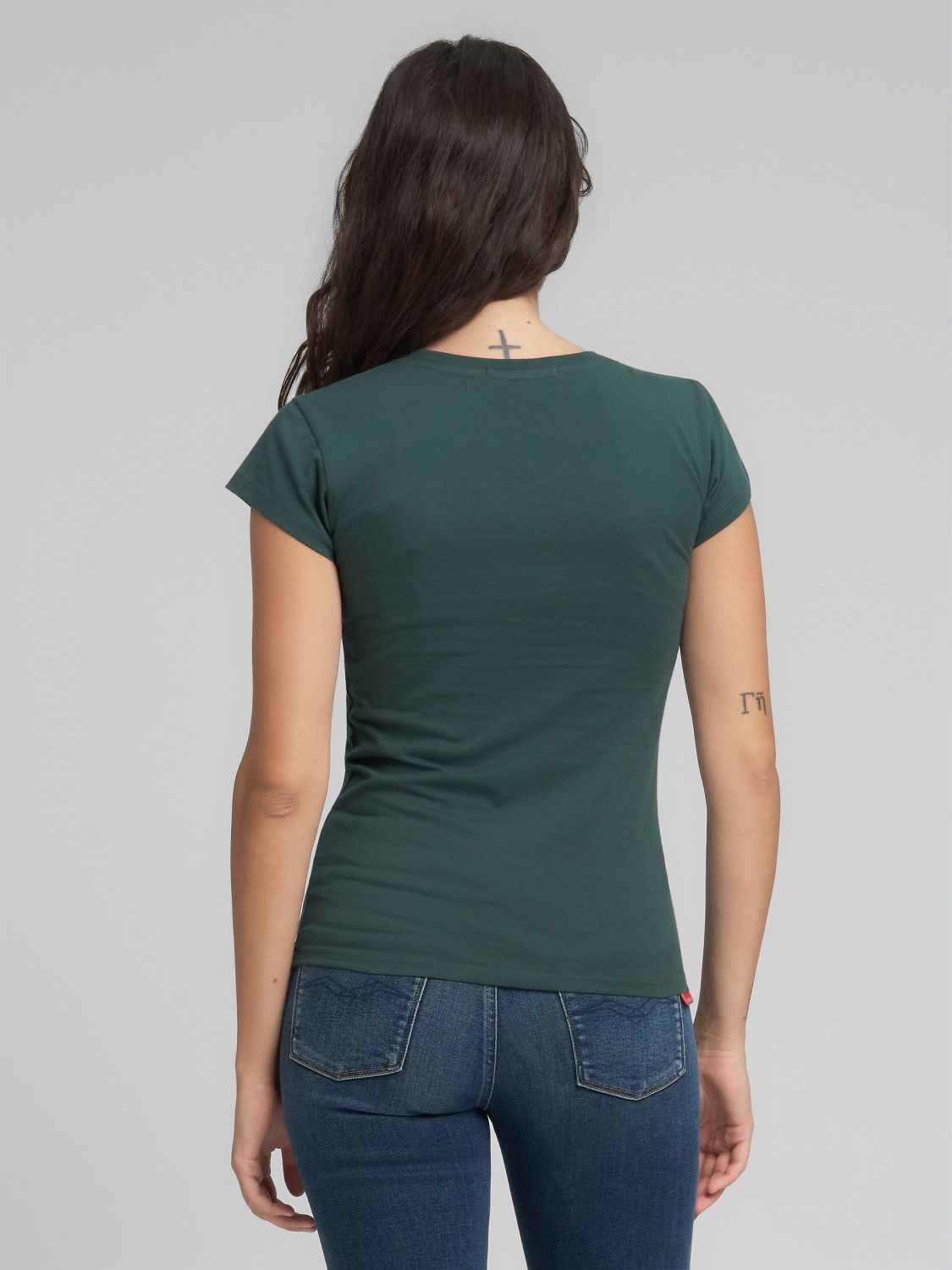 Dámské přiléhavé tričko s výšivkou