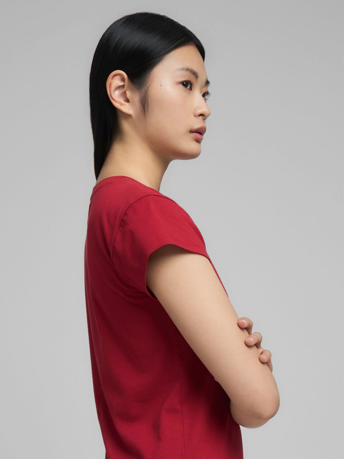 Dámské přiléhavé tričko s výšivkou