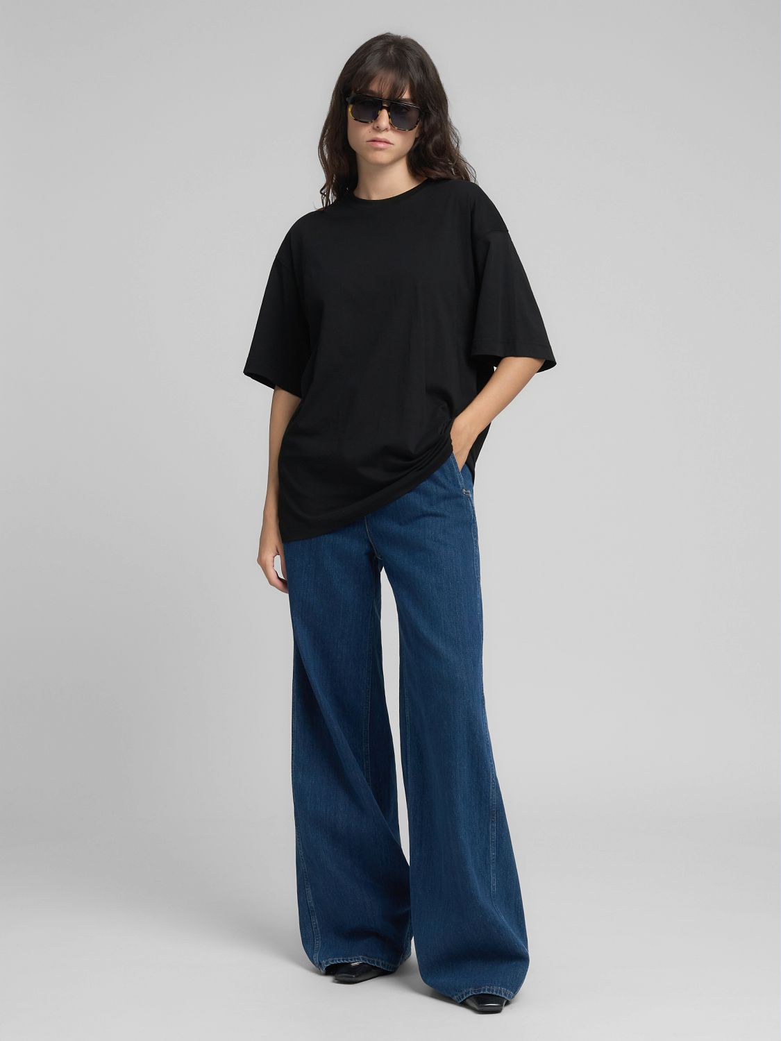 Volné tričko s potiskem na zádech