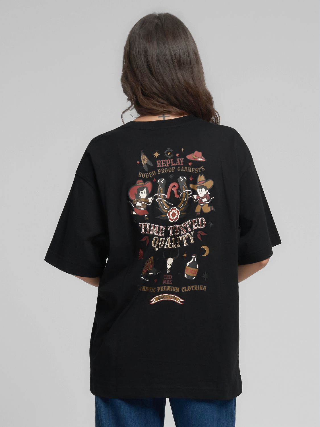 Volné tričko s potiskem na zádech