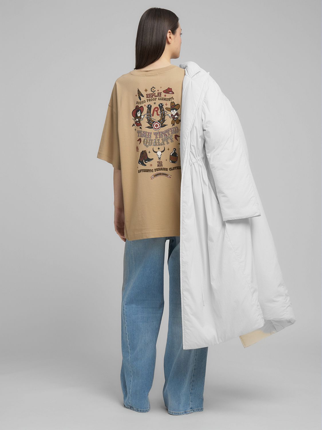 Volné tričko s potiskem na zádech